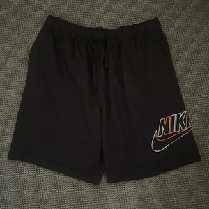 Nike Jogginghose Shorts normale Passform Herren Large schwarz neu mit Etikett bestickt Large Swoosh - Bild 1 von 8