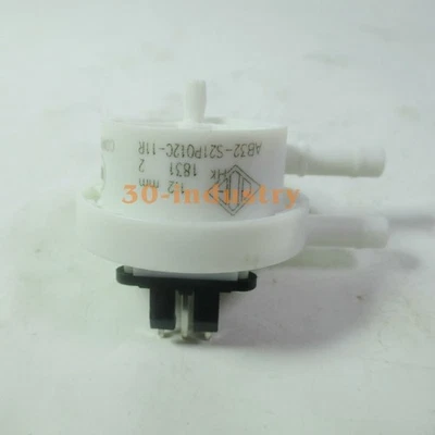 1Pcs  For    Flowmeter Flow Sensor  AB32-S21P012C-11R - Image 1 of 4