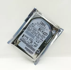 IBM Hitachi 20 GB 4200 RPM IC25N020ATCS04-0 IDE 2,5 pollici disco rigido per notebook - Foto 1 di 2