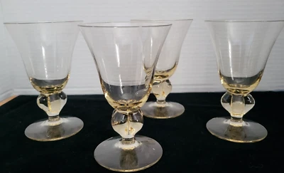 Juego de 4 copas de vino Gulli (oro) de tinte amarillo sueco 4 tallos de lóbulo 4,5" de alto Foto 1 de 4