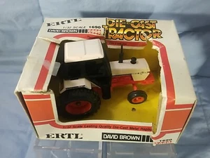 Ertl 1/32 scale Case David Brown 1690 Tractor In Box (some wear to box) - Picture 1 of 7
