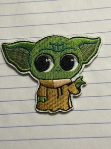 Süße Baby Yoda Star Wars Mandalorianer Figur bestickt Bügelbild Patch Grogu - Bild 1 von 2