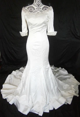 Kleinfeld Dennis Basso Wedding Dress 6 Sleeves Scoop Neck Fitted Bling - Image 1 of 4