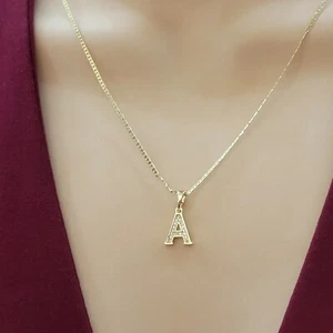 Collar colgante con nombre inicial enchapado en oro 14K más cadena. Laminado dorado - Imagen 1 de 30