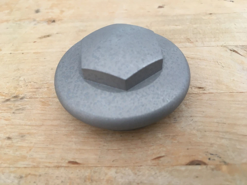 70-1564 TAPA CAJA BASCULANTE - TRIUMPH PRE UNIDAD GEMELOS Y TAPÓN FILTRO SUMIDERO 500 - HECHO EN REINO UNIDO Foto 1 de 1