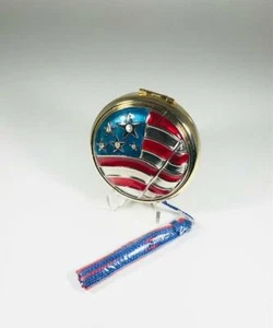 AMERICA STARS & STRIPES 1984 polvo compacto con borla--- raro/bonito - Imagen 1 de 9
