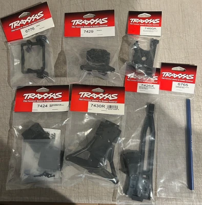 Traxxas Rustler 4x4 OEM Piezas Pequeñas Lote 1; Sellado Nuevo en Paquetes Foto 1 de 4