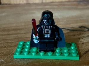 LEGO Star Wars Vintage 2005 Darth Vader(sw0123) w/gray head & Lightsaber retired - Picture 1 of 3