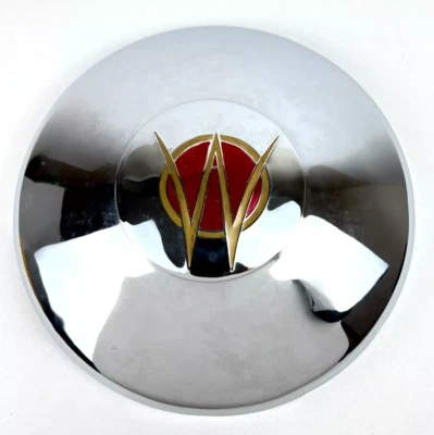 One (1) 1948, 1949, 1950, 1951 ORIGINAL Willys Overland Jeepster Hubcap Chrome - Image 1 of 4