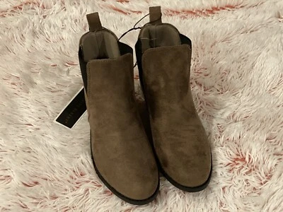 Botas para mujer Charles Albert talla 9M gamuza tostada Foto 1 de 4