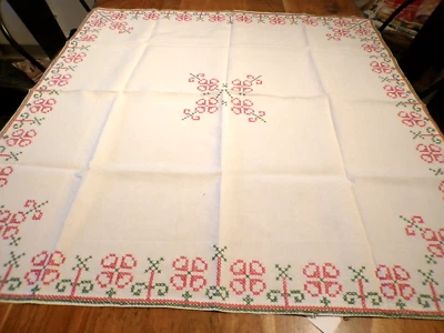 Linge ancien  Nappe lin brodé rouge et vert   ( ref 3  ) - Photo 1/4