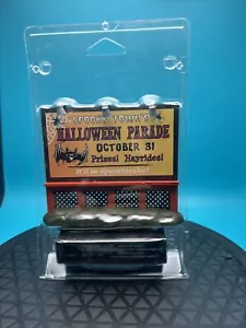 Valla publicitaria iluminada LEMAX SPOOKY TOWN Halloween Parade #04154 retirada 2016 - Imagen 1 de 5