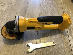 DeWalt DC411 Akku 18V 115mm Winkelschleifer +neue Klinge & Schlüssel spärlich benutzt - Bild 1 von 15