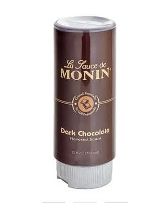 Monin - Salsa gourmet de chocolate negro, aterciopelada y rica ideal para postres y café Foto 1 de 2