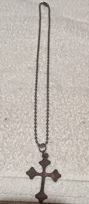 Collar colgante cruz redondeada de hierro oxidado con cadena de acero inoxidable de 23 pulgadas nuevo Foto 1 de 3