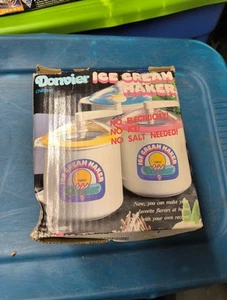 Donvier Vintage Natural Hand Crank Ice Cream Maker Chillfast 2 pint, Pink Rim. - Picture 1 of 4
