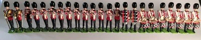Juego de 23 soldados de juguete ducal Foto 1 de 4