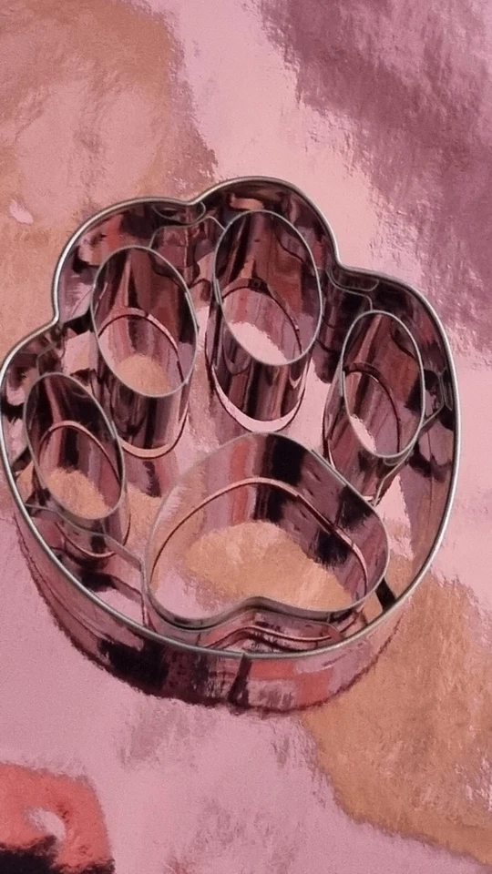 PFOTE -- TATZE-- Ausstechform, Ausstecher, Keksförmchen, Plätzchen backen, neu! - Bild 1 von 1