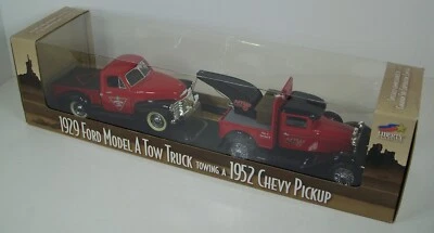 Canadian Tire Bank-Liberty Classics Die Cast 1:24 - 1929 Tow Truck & 1952 Pickup - Image 1 of 4