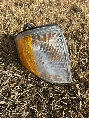 1994-2000 Mercedes-Benz W202 C43 C36 AMG C280 C230 headlight signal turn light R - Image 1 of 4