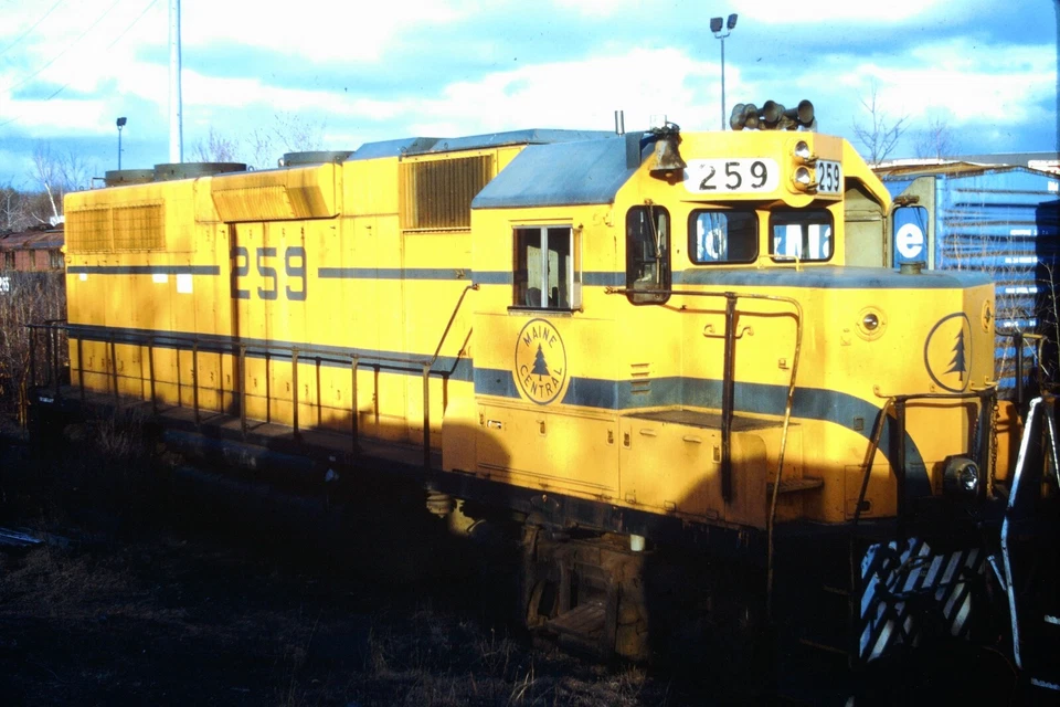 Motor MAINE CENTRAL #259 4-88 trem kodachrome foto slide 35mm - Imagem 1 de 1
