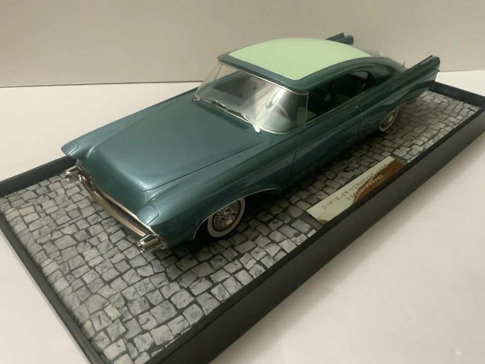 1/18 1956 Chrysler Norseman Coupe LE 999 pcs. Minichamps - Image 1 of 4