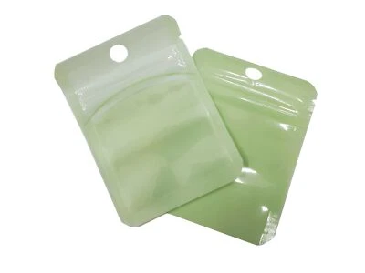 100x White Arc Frame Green Hanging Zip Lock Bags 2.75x4in (Free 2-Day Shipping) - Image 1 of 3