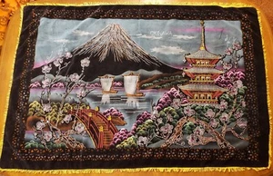 Paño de mesa colgante de pared grande de terciopelo pintado de colección Okinawa Japón usado suavemente - Imagen 1 de 7
