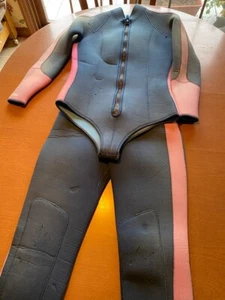 Sea Quest womens 2pc wetsuit 5/6 size - Picture 1 of 4