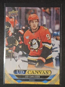 24-25 Upper Deck Leo Carlsson UD Canvas 🔥🔥🔥 Anaheim Ducks  - Foto 1 di 2