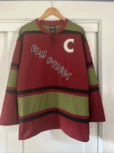 Camiseta deportiva de hockey Nightmare on Elm Street Freddy Krueger para hombre pequeña BoxLunch - Imagen 1 de 4