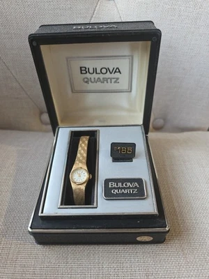 Bulova Quartz Watch BRAND NEW!!! 1982 Model Exellent Condition. Runs Great - Image 1 of 4