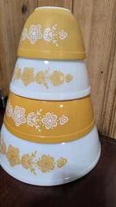 Vintage Pyrex Butterfly Gold Mixing Bowls, Set of 4, Nesting Bowls USA Nice - Picture 1 of 8