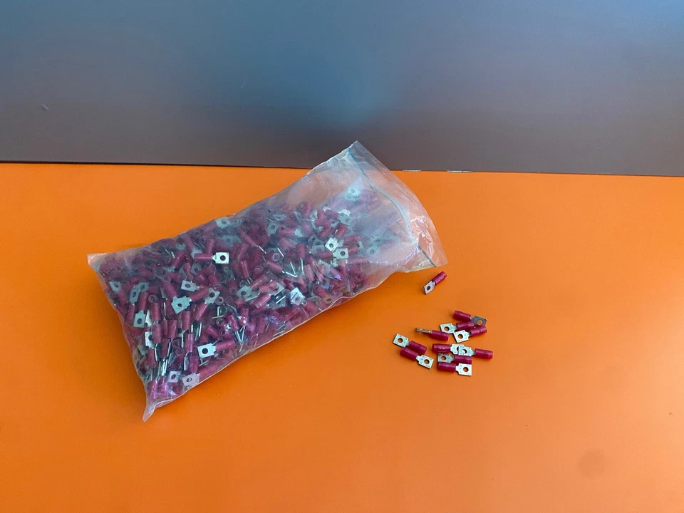 Terminal de lengua rectangular T&B con aislamiento de nailon 22-18 AWG MS17143-10 cantidad 895 Foto 1 de 4