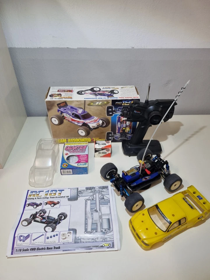 ASSOCIATED RC18T - Immagine 1 di 4