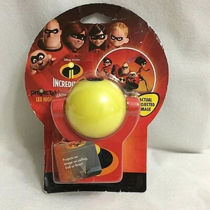 Disney Pixar Projectables Incredibles 2 Plug-in LED Night Light Collectors - Picture 1 of 12