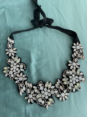 J Crew Collar Declaración Collar Cristales de Leche en Cinta de grosgrain Negro Foto 1 de 4