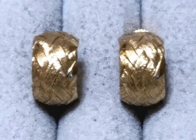 Золотистые серьги Pierre Cardin 40820 - Изображение 1 из 4