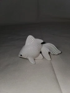 2.5"x1.5" Porcelain Ceramic White Fancy Fantail Delicate Goldfish Figurine - Picture 1 of 6
