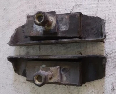 84-91 JUEGO DE 2 SOPORTES SOPORTE TORSIÓN TRASERO IZQUIERDO Y DERECHO PORSCHE 944 Foto 1 de 3