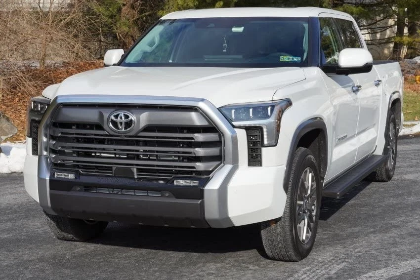 Romik 81728419 Running Board for Toyota Tundra - Image 1 of 1