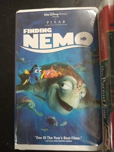 Finding Nemo VHS - Picture 1 of 3