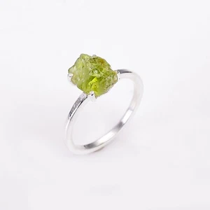 Peridot Rough stone Anniversary Band Birthday Ring christmas Jewelry 925 Silver - Picture 1 of 4