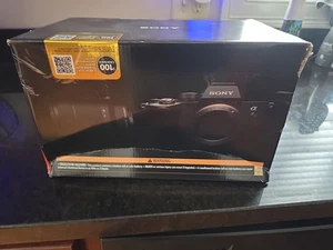 Brand New- Sony a7 IV Mirrorless Camera with 28-70mm Lens- ILCE-7M4K - Picture 1 of 4