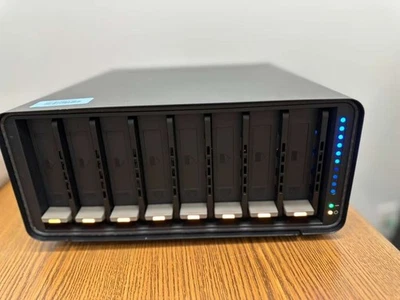 Drobo B800i iSCSI SAN Storage Array 3.5" 8-Bay No Hard Drives, Tested - Image 1 of 4