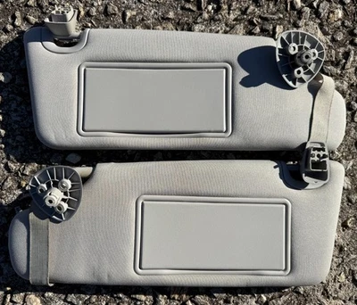 Parasoles grises laterales para conductor y pasajero Chevrolet HHR 2006-2011 OEM Foto 1 de 3