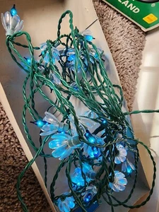 Vintage 35 Italian Christmas Lights with Mini Petal Reflectors petals blue light - Picture 1 of 8