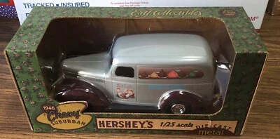 DE COLECCIÓN ERTL (1998) 1946 CHEVY SUBURBAN HERESHEY’S KISSES 1:25 Foto 1 de 3
