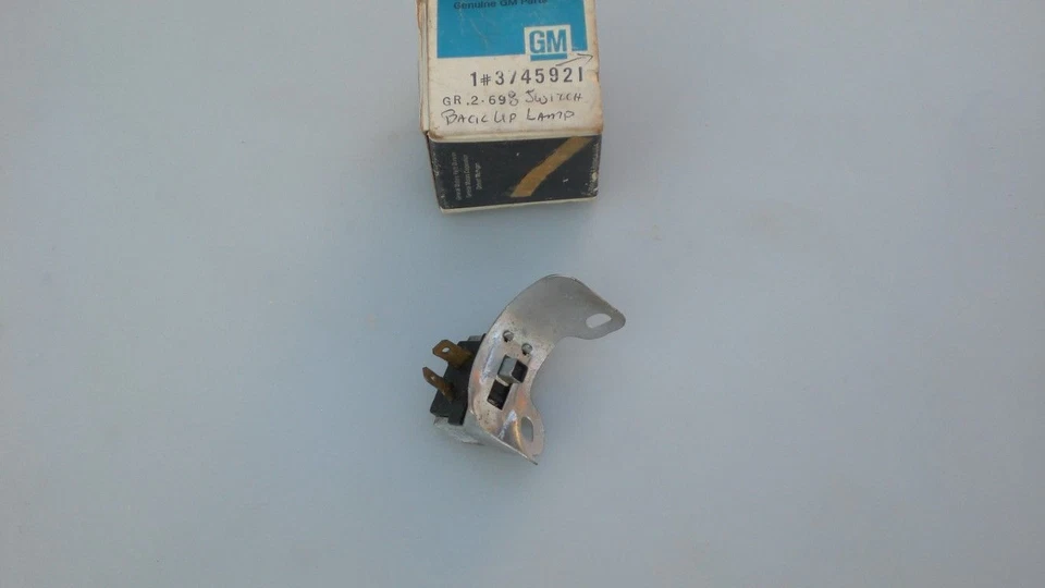 BUICK 3745921 1964-1966; СПЕЦИАЛЬНЫЙ СПОРТИВНЫЙ УНИВЕРСАЛ SKYLARK - С 03 СКОРОСТЯМИ МЕХАНИЧЕСКАЯ ТРАНСМИССИЯ - Изображение 1 из 1