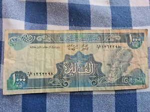1000 Livres bank note of Lebanon from 1988 - Picture 1 of 2